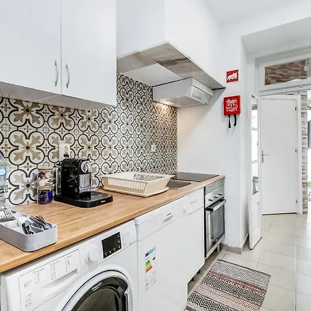 Charming Iii Apartment