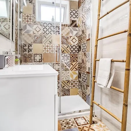 Charming Iii Apartment *