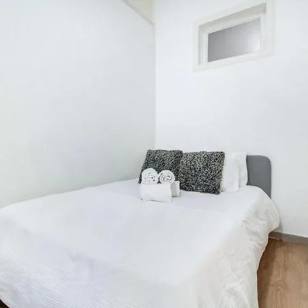 Charming Iii * ליסבון